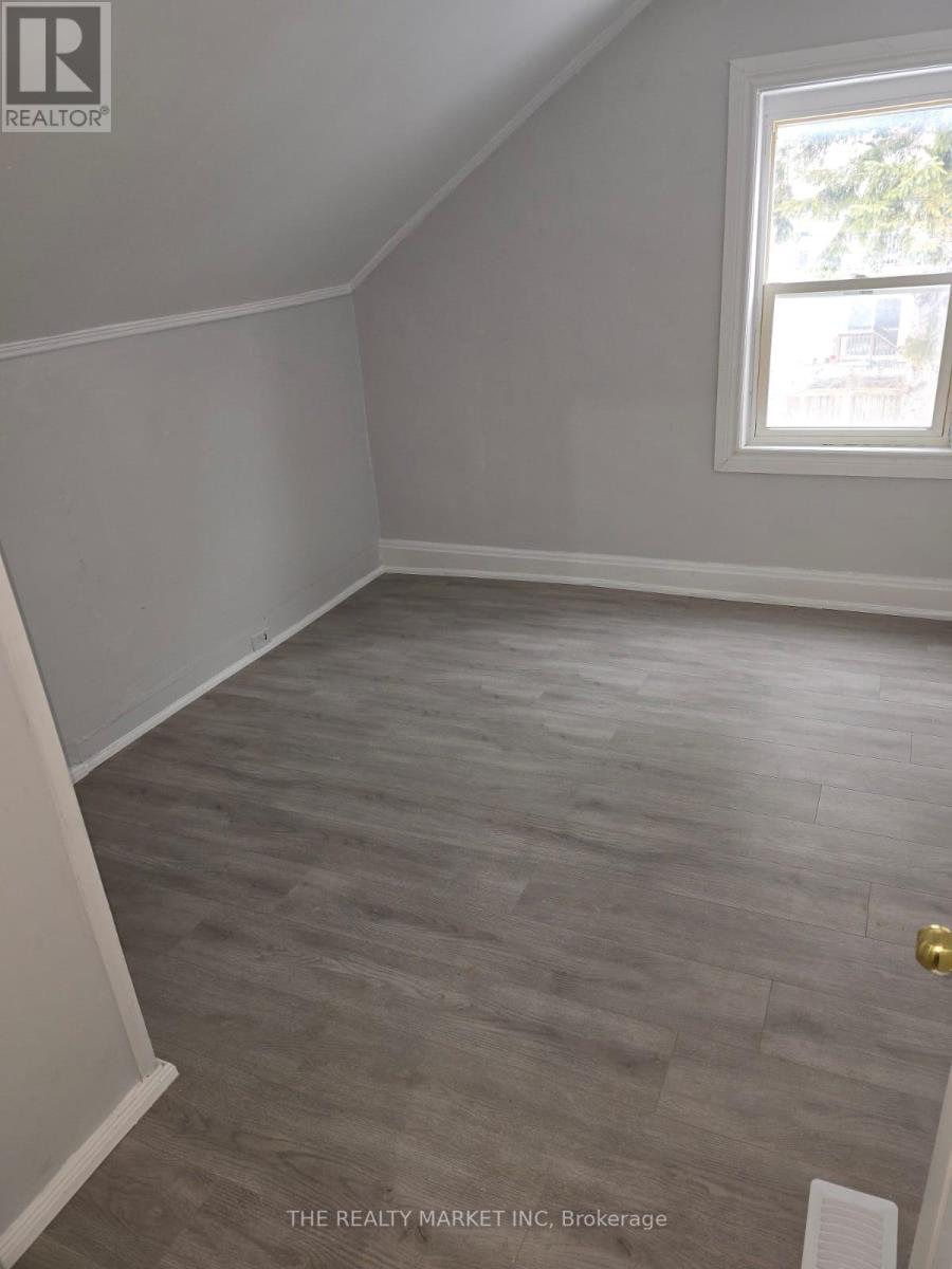 85 MONTRAVE AVENUE