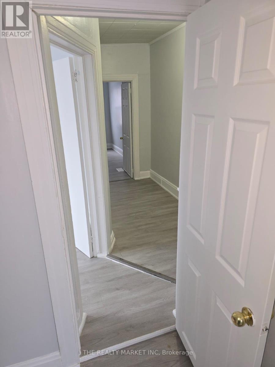 85 MONTRAVE AVENUE