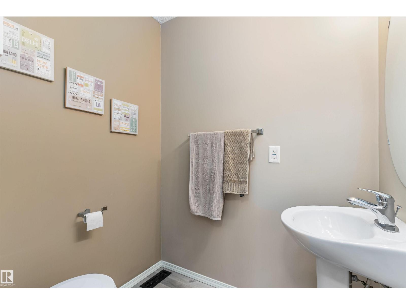 #73 1428 HODGSON WY NW