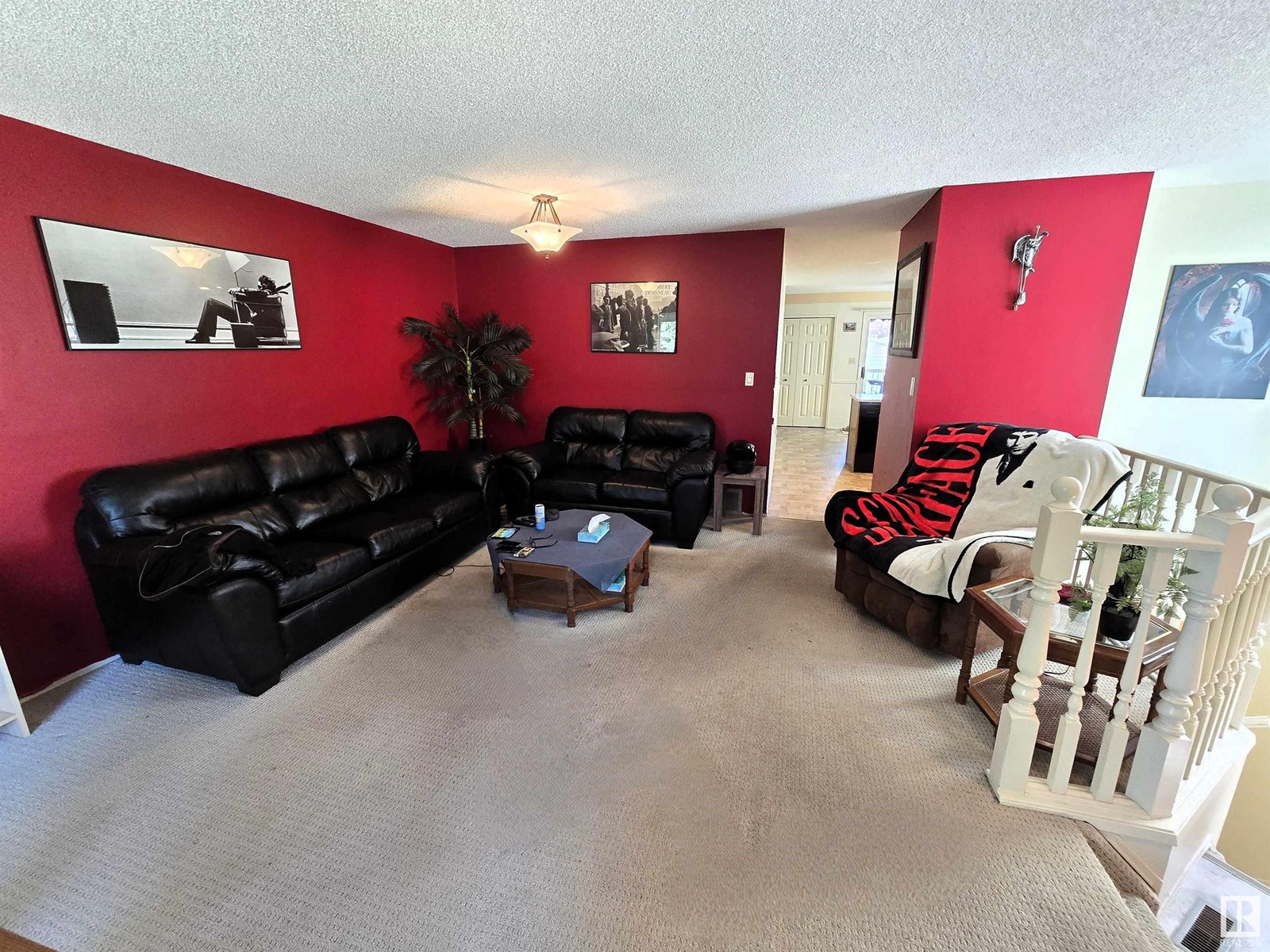823 JOHNS CL NW