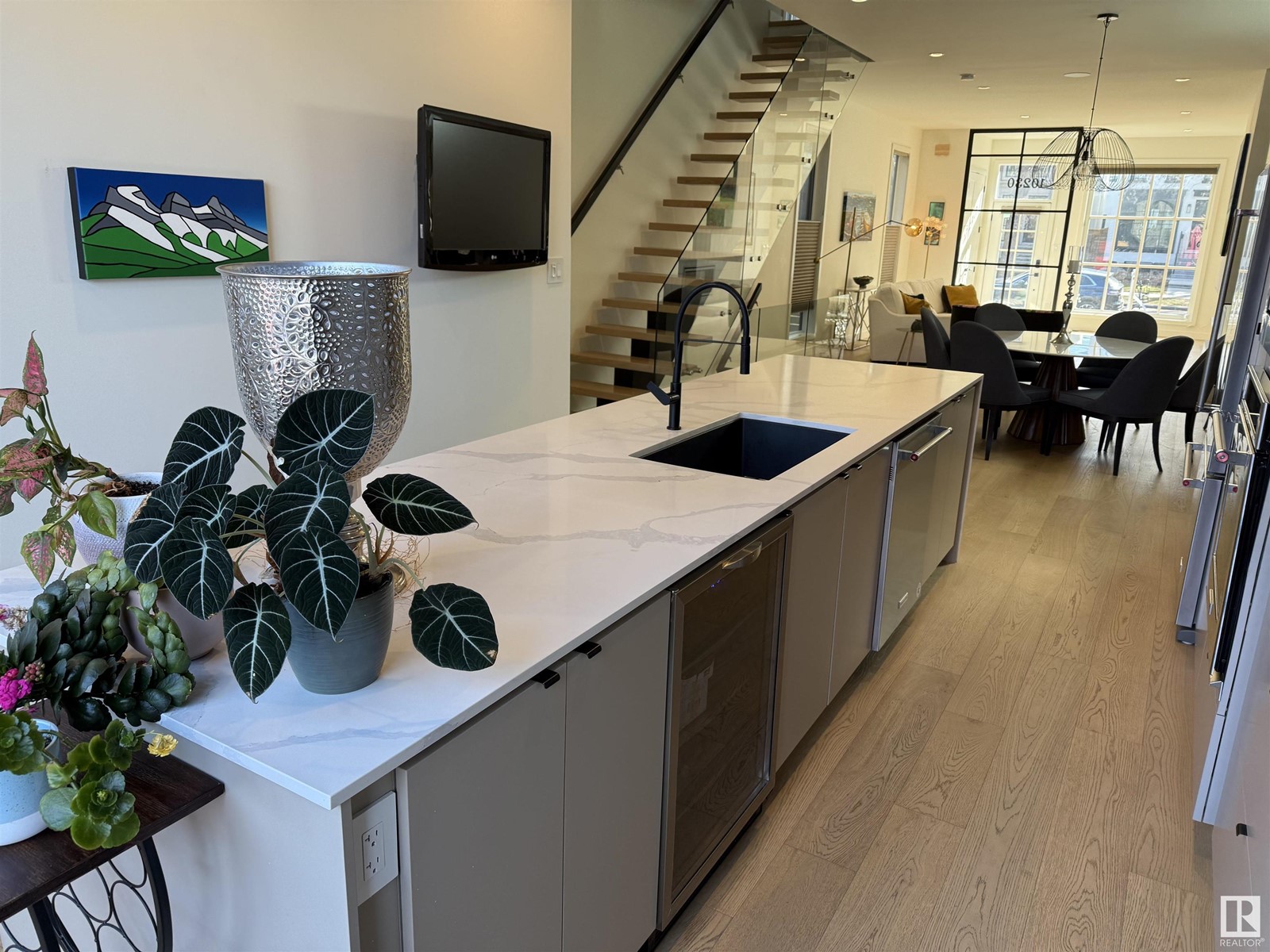 10230 125 ST NW