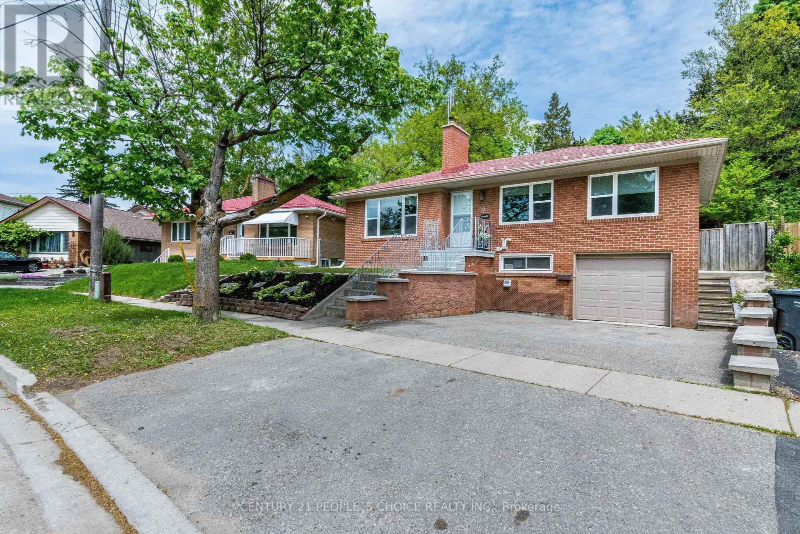 39 MEADOWLAND DRIVE