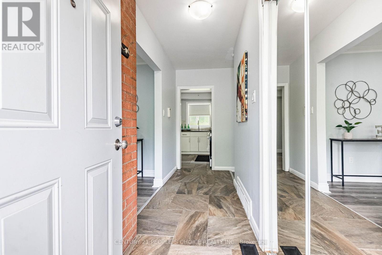 39 MEADOWLAND DRIVE