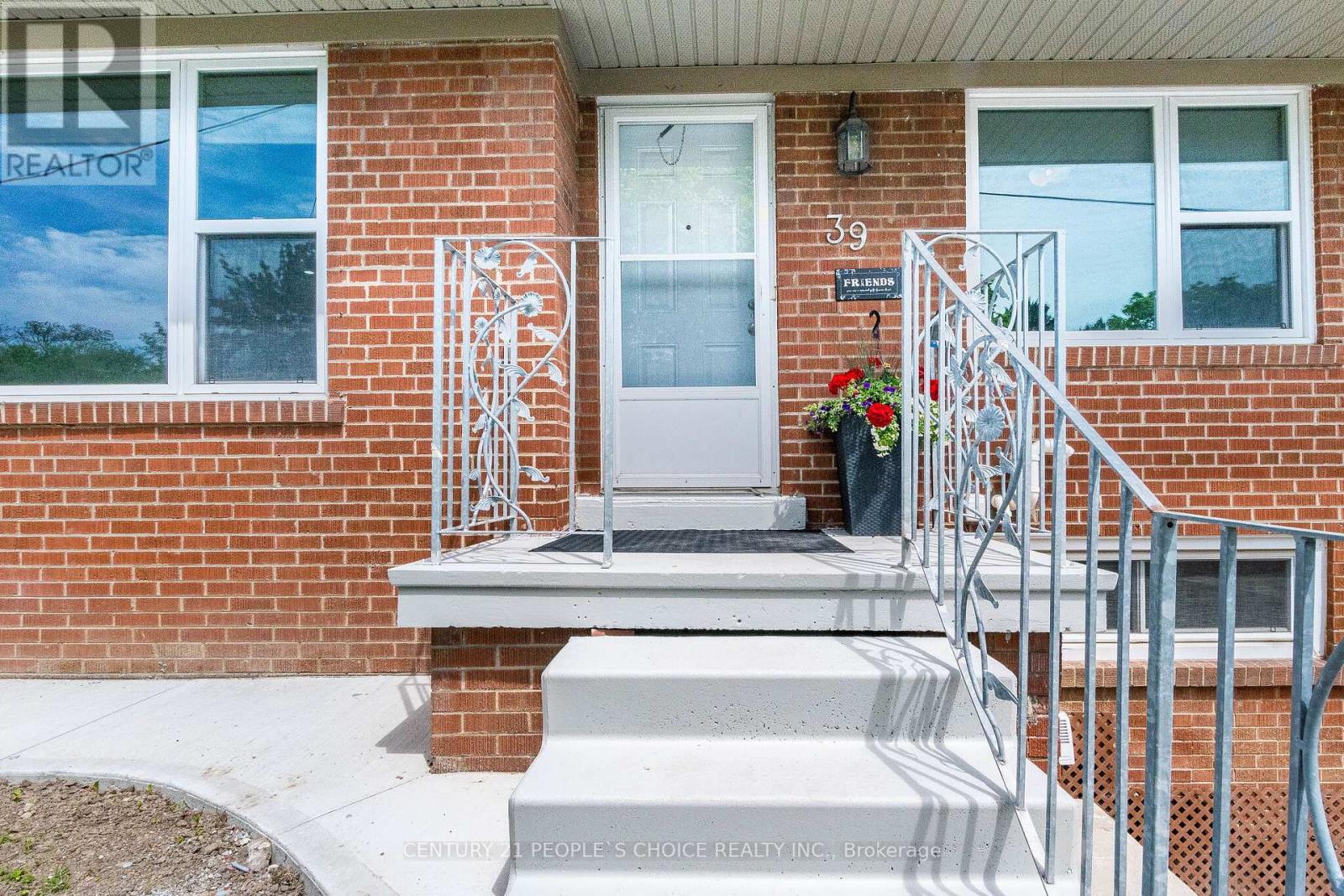 39 MEADOWLAND DRIVE