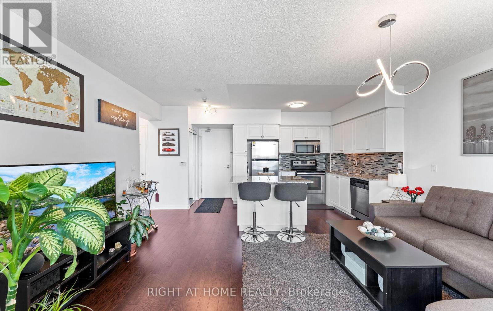 803 - 2230 LAKE SHORE BOULEVARD W