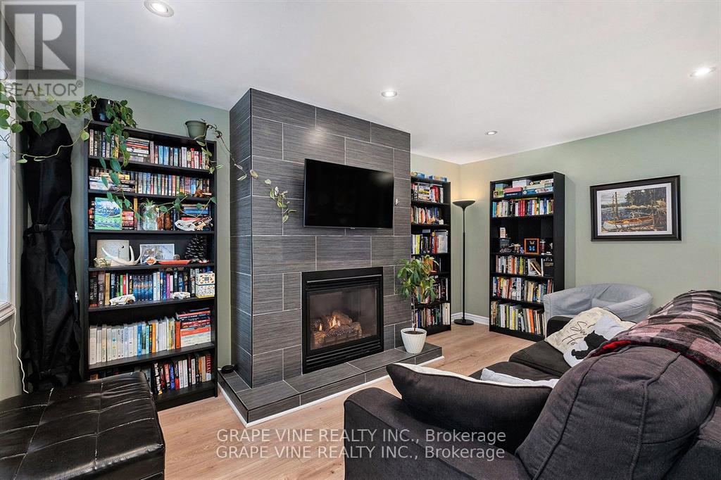 261 ELGIN STREET W