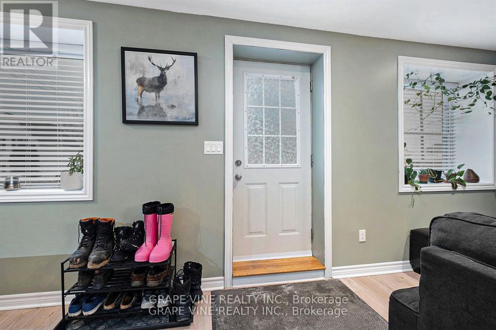 261 ELGIN STREET W