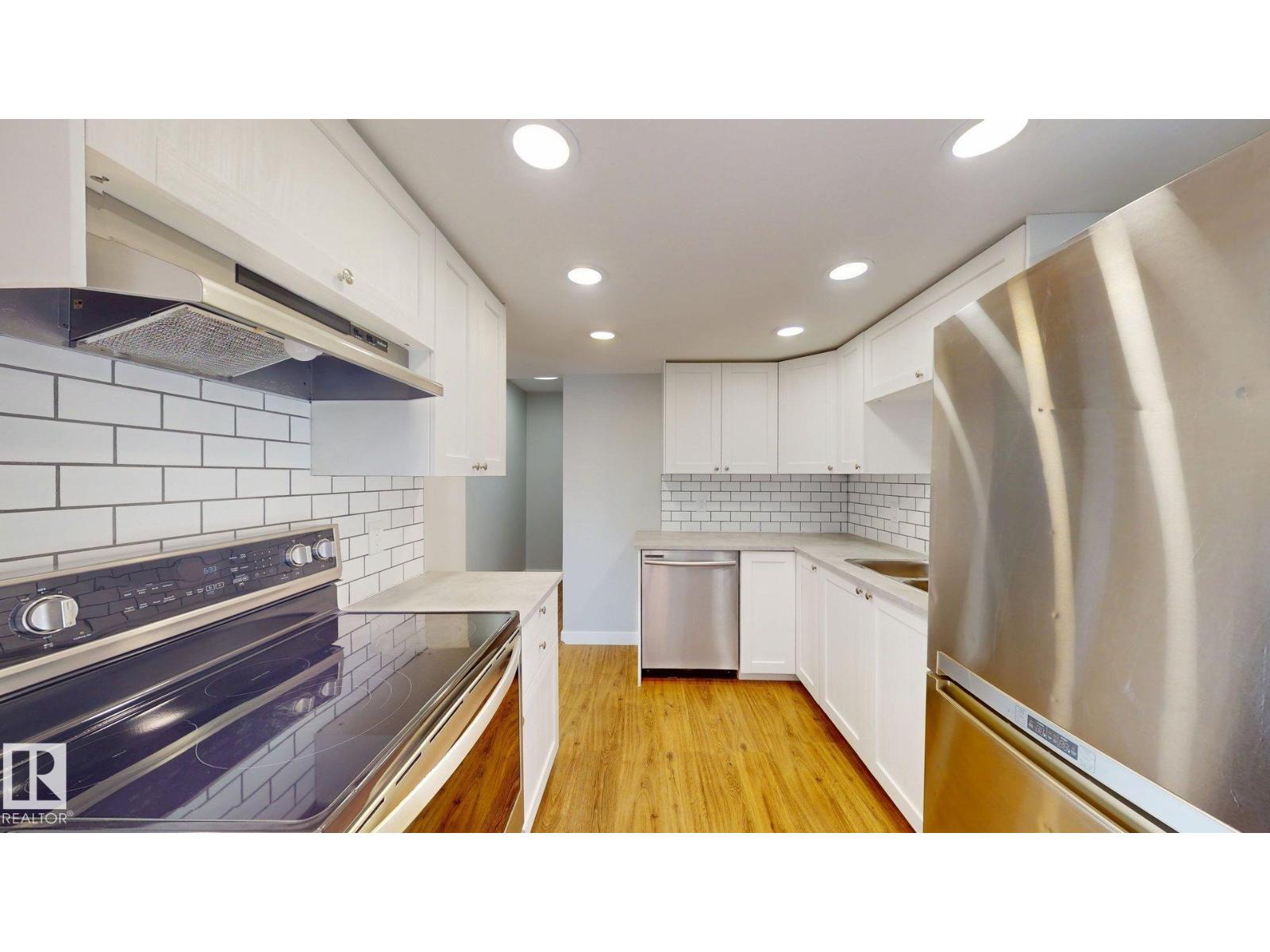 #611 2908 116A AV NW