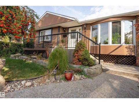 8721 152 ST NW NW Edmonton AB T5R1L9