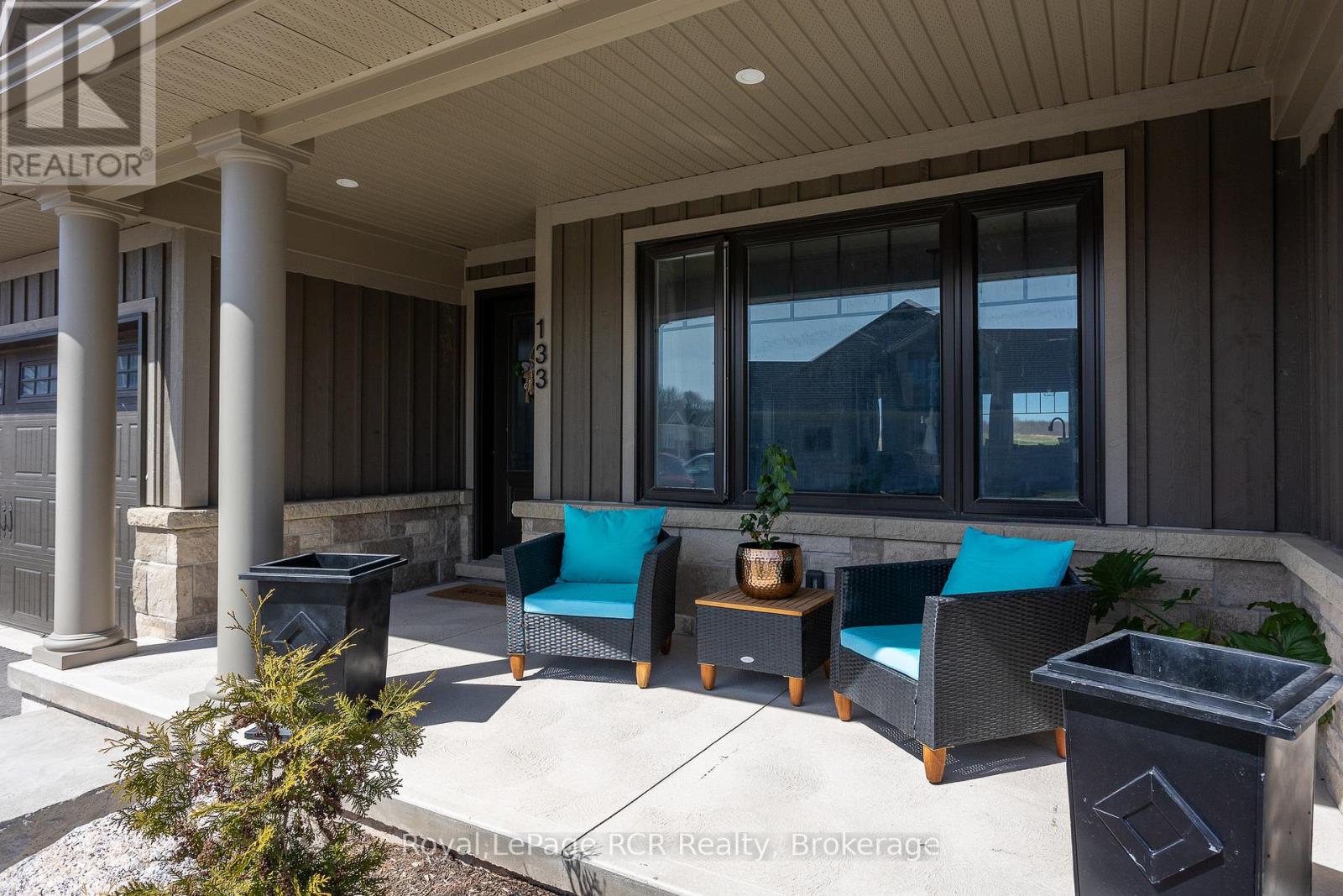 133 HAWTHORN CRESCENT