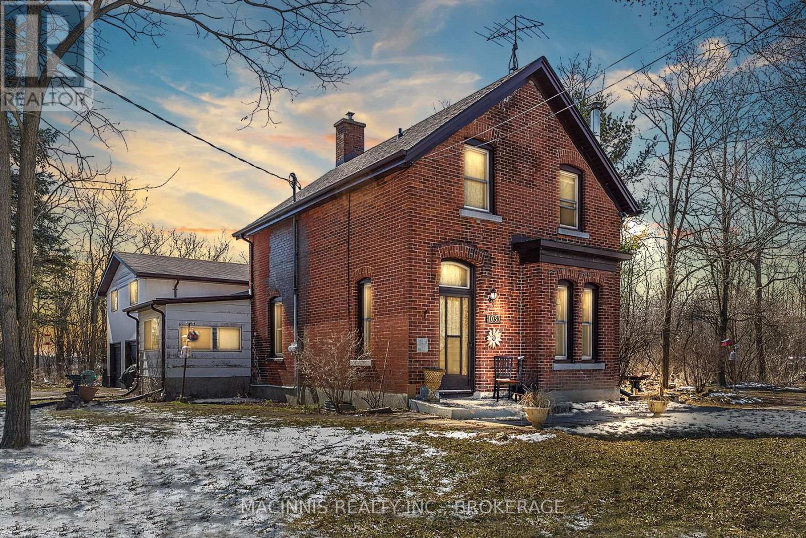 1037 MIDDLE ROAD