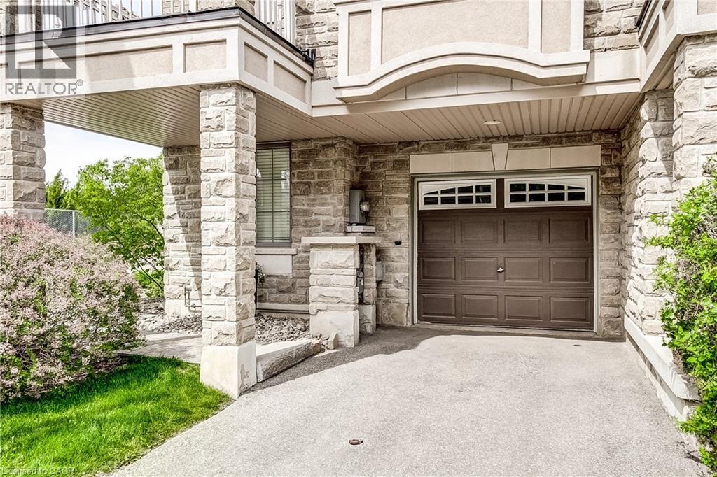 2435 GREENWICH Drive Unit# 35