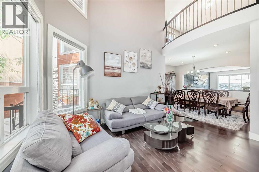 26 Saddlelake View NE