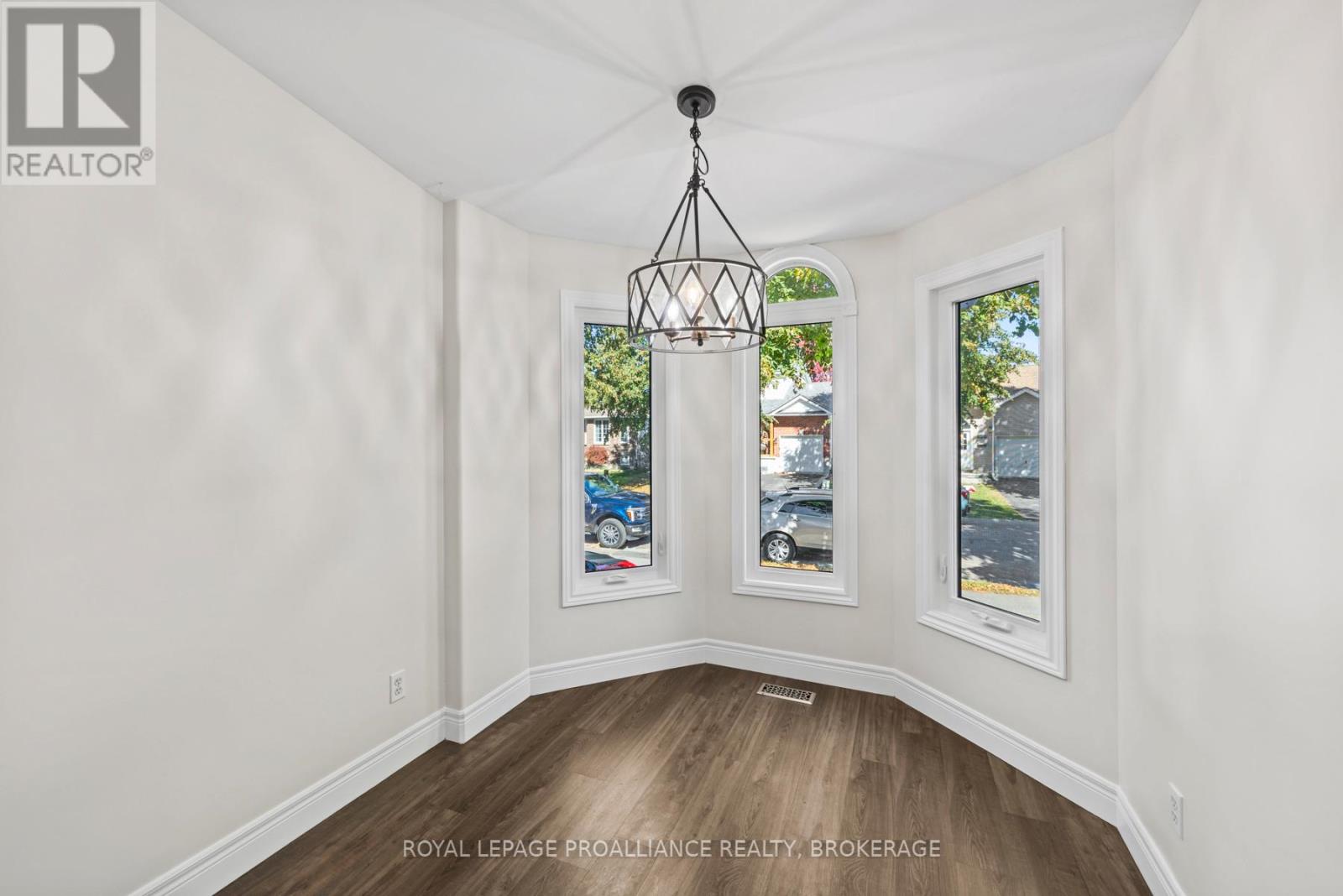 472 FREEMAN CRESCENT