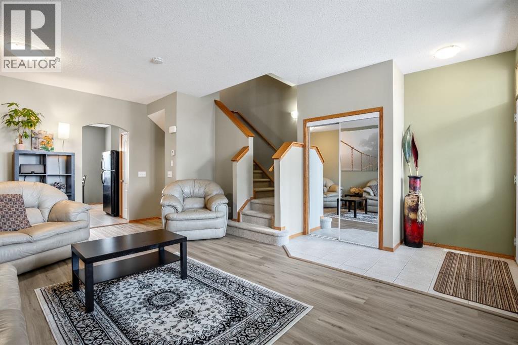 209 Strathcona Circle