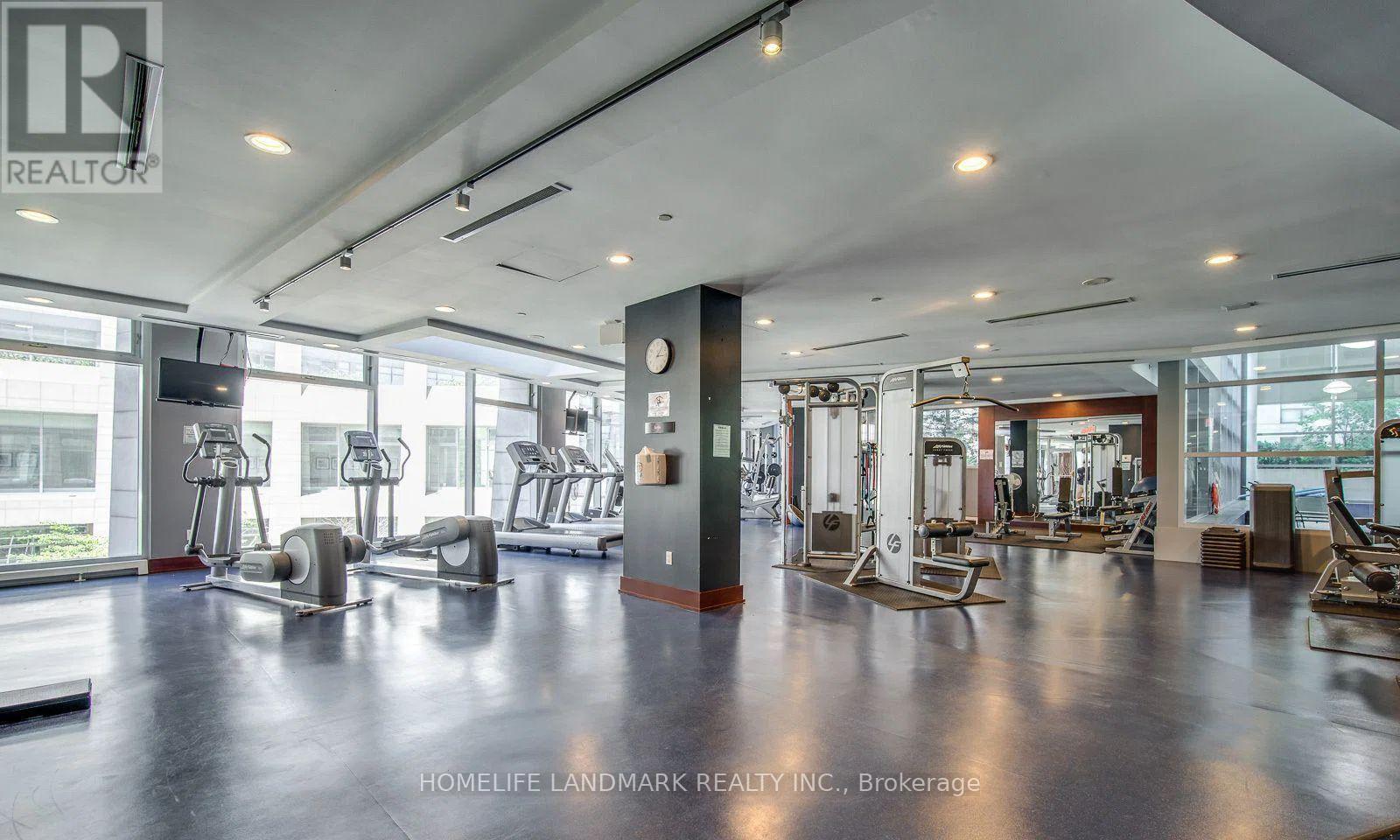 1802 - 2181 YONGE STREET