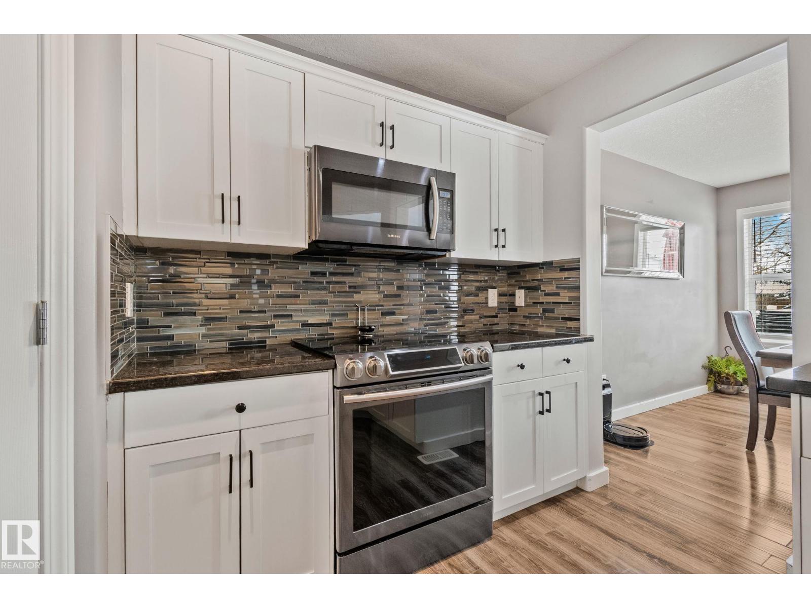 3711 161 AV NW