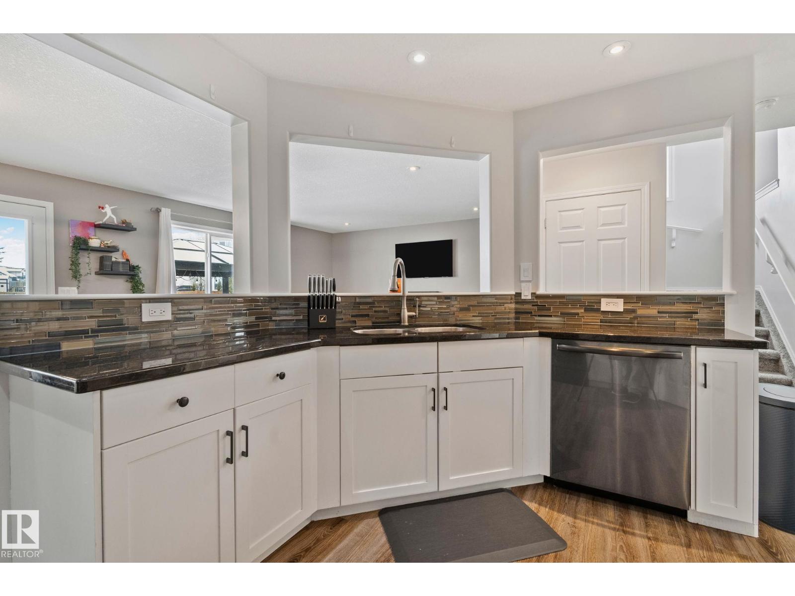 3711 161 AV NW