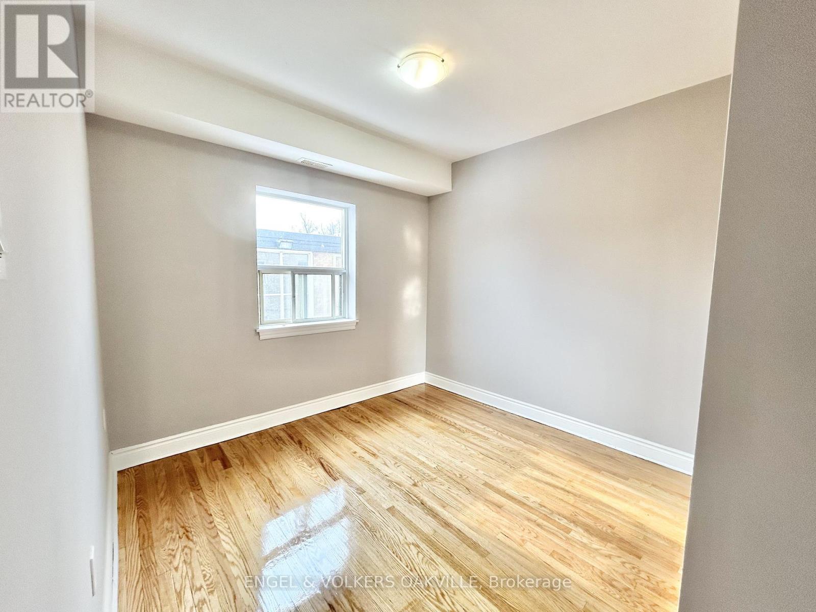 8 - 100 TWENTY FIFTH STREET