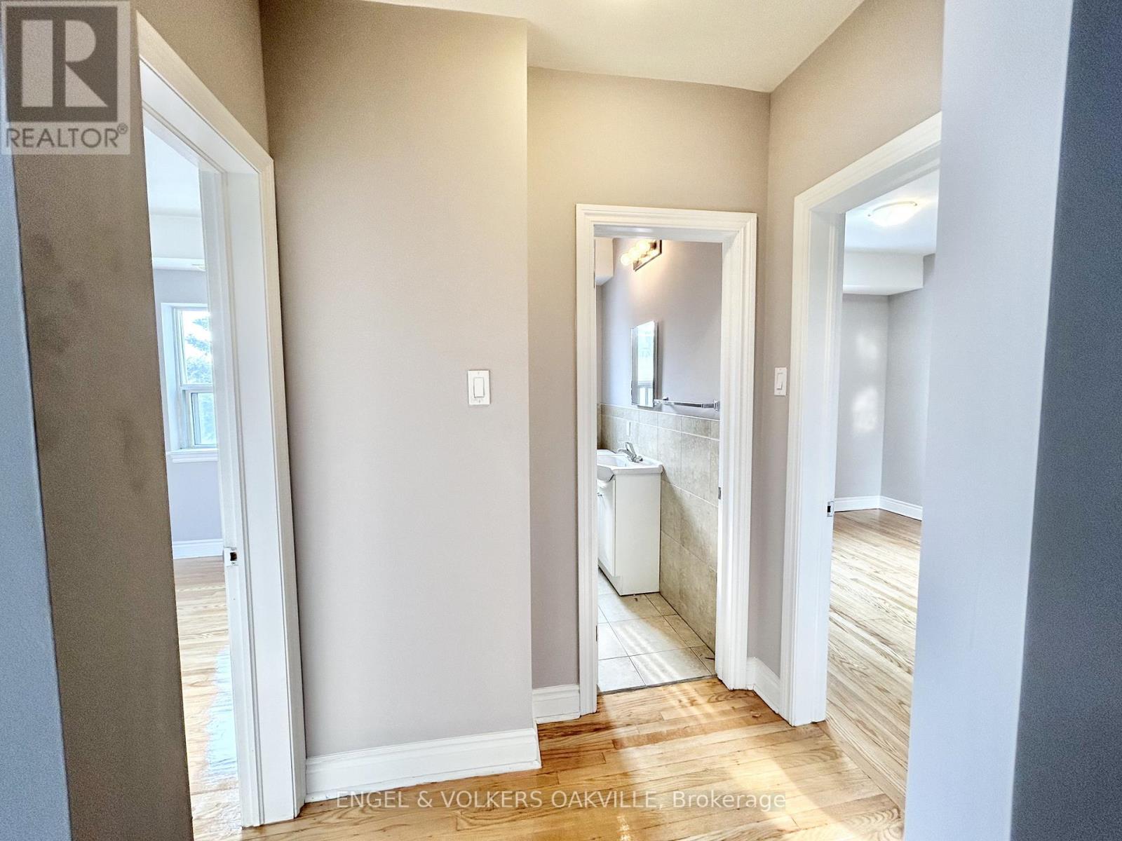 8 - 100 TWENTY FIFTH STREET