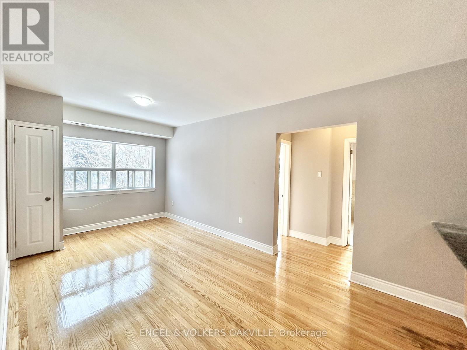 8 - 100 TWENTY FIFTH STREET