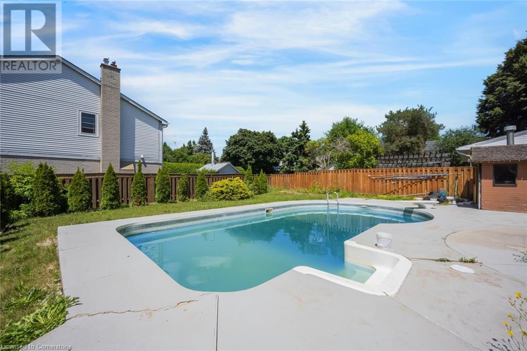 17 NANTUCKET Crescent