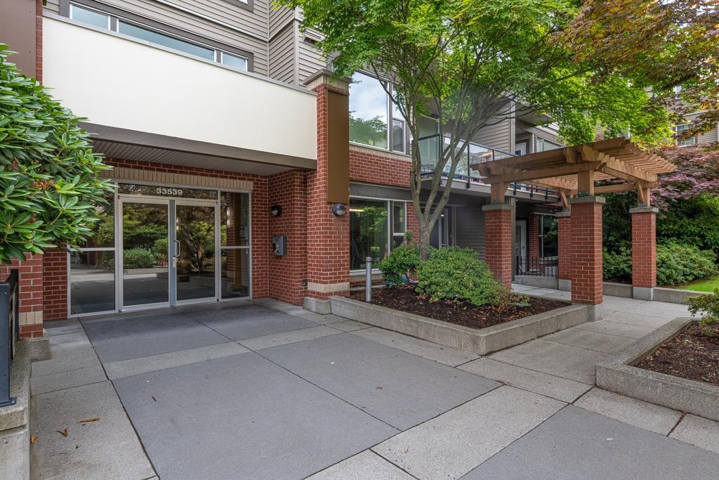 114 33539 HOLLAND AVENUE