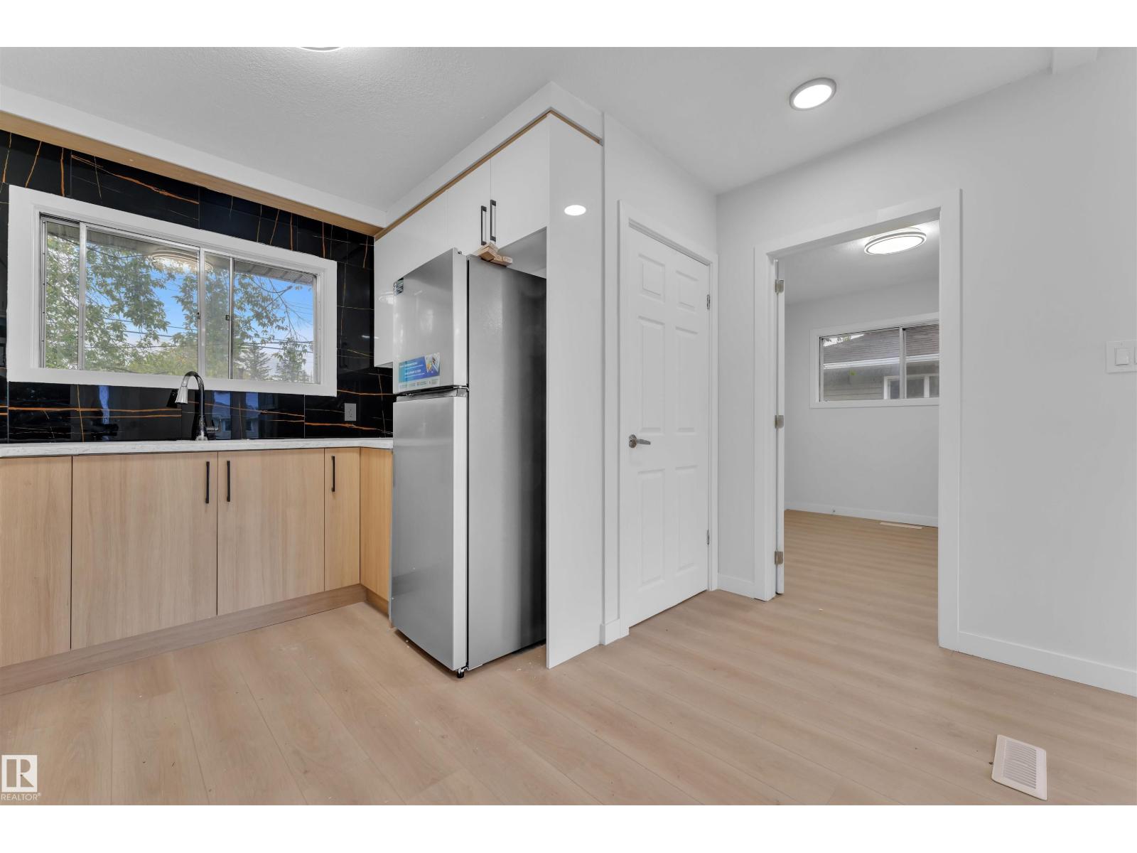 15965 110B AV NW