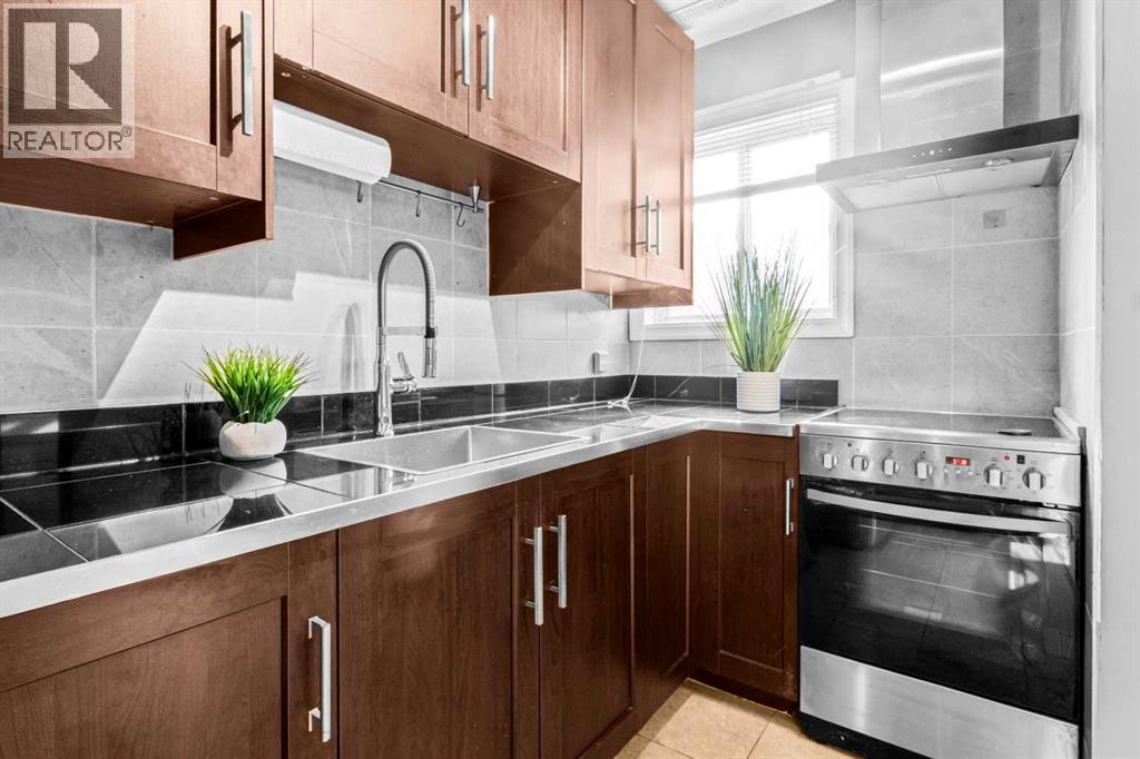 8, 3726 Centre Street NE