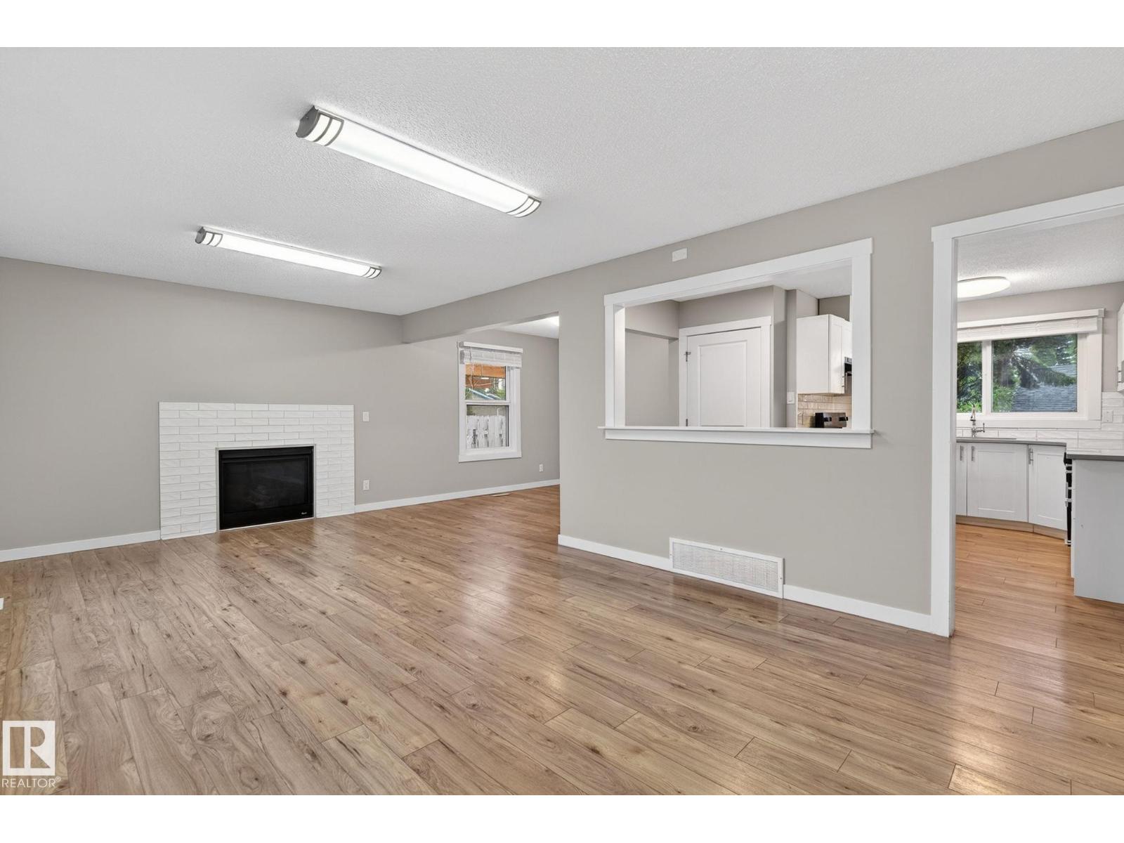 15112 80 ST NW