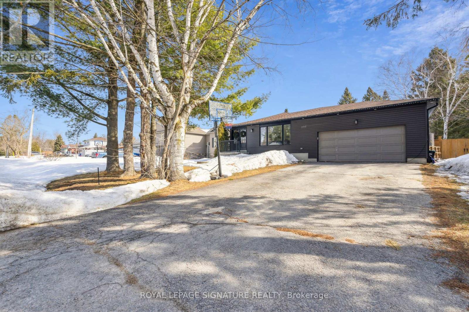 2199 RICHARD STREET E