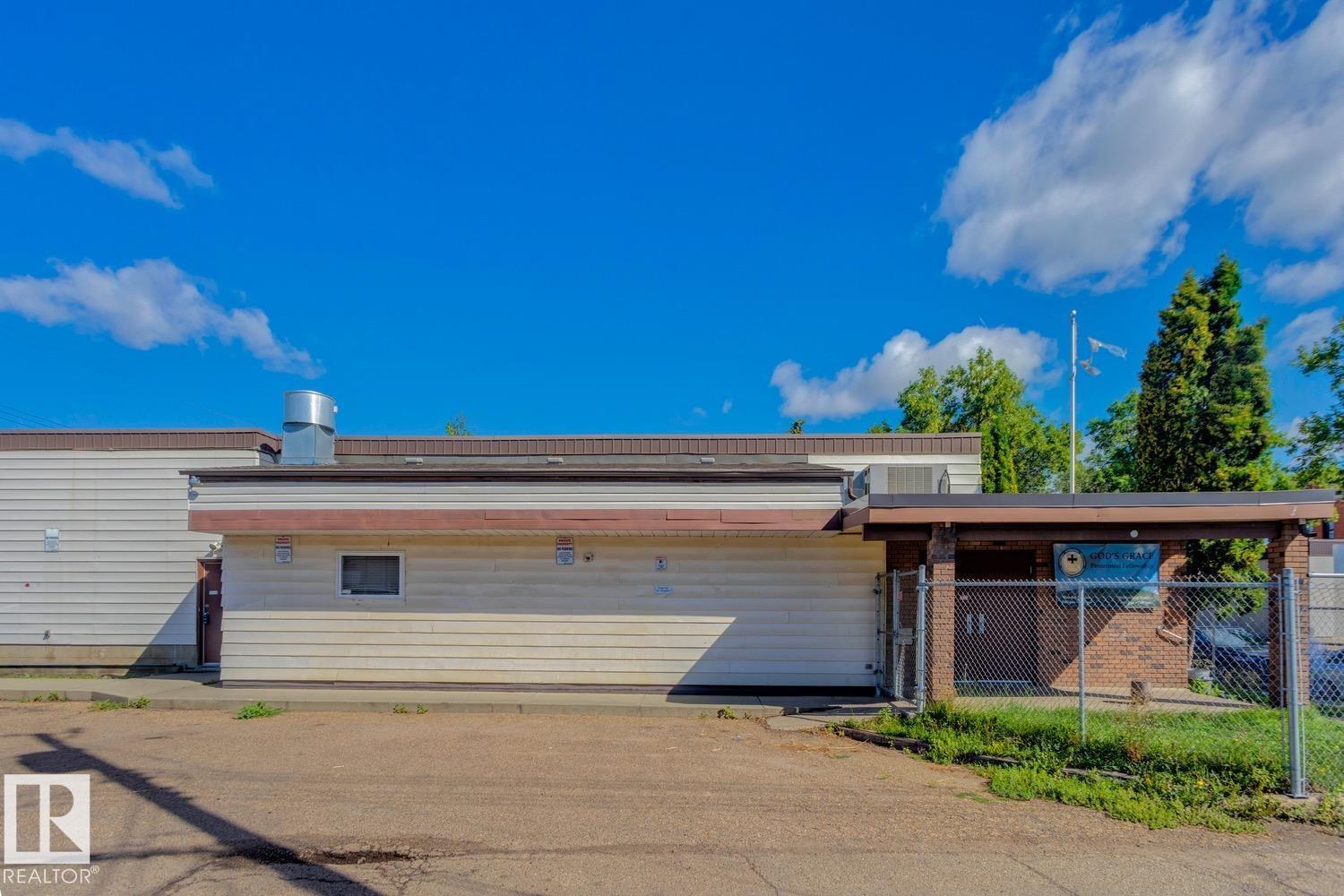 11112 95A ST NW