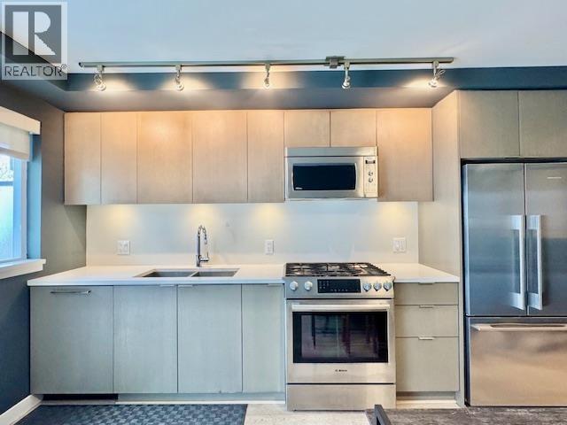 2XX 5555 DUNBAR STREET