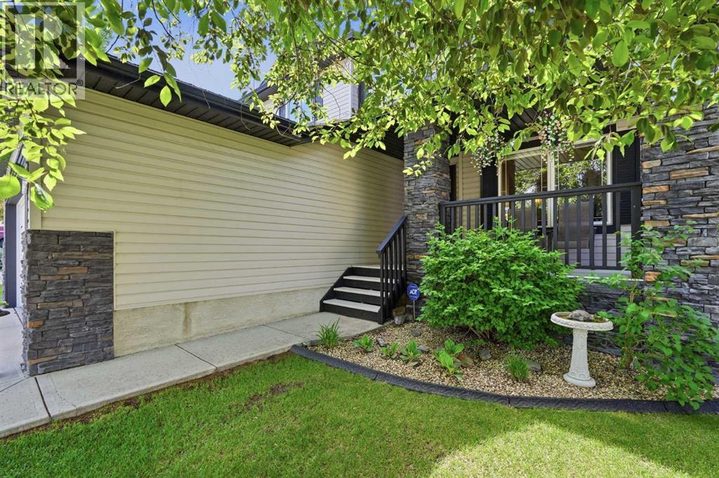 347 Mt Douglas Green SE