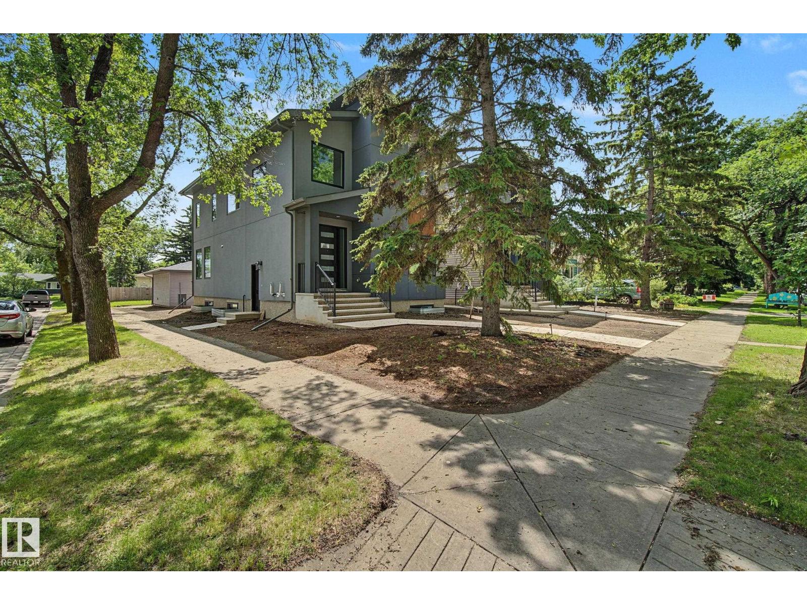 7603 92 AV NW