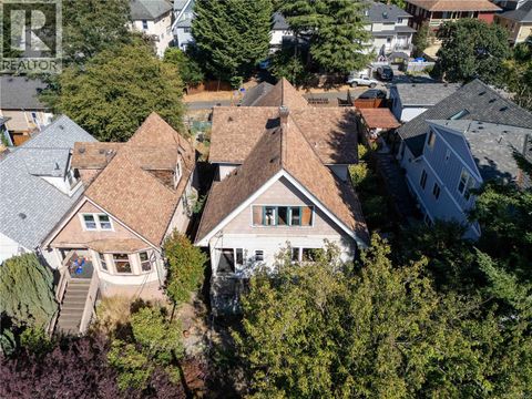 2329 Dowler Pl Victoria BC V8T4H5