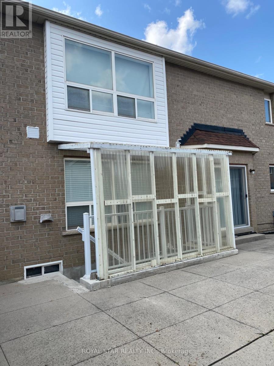 58 RED PLANT CRESCENT