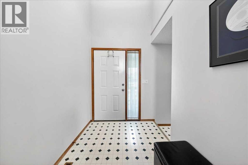 210 Shawinigan Way SW