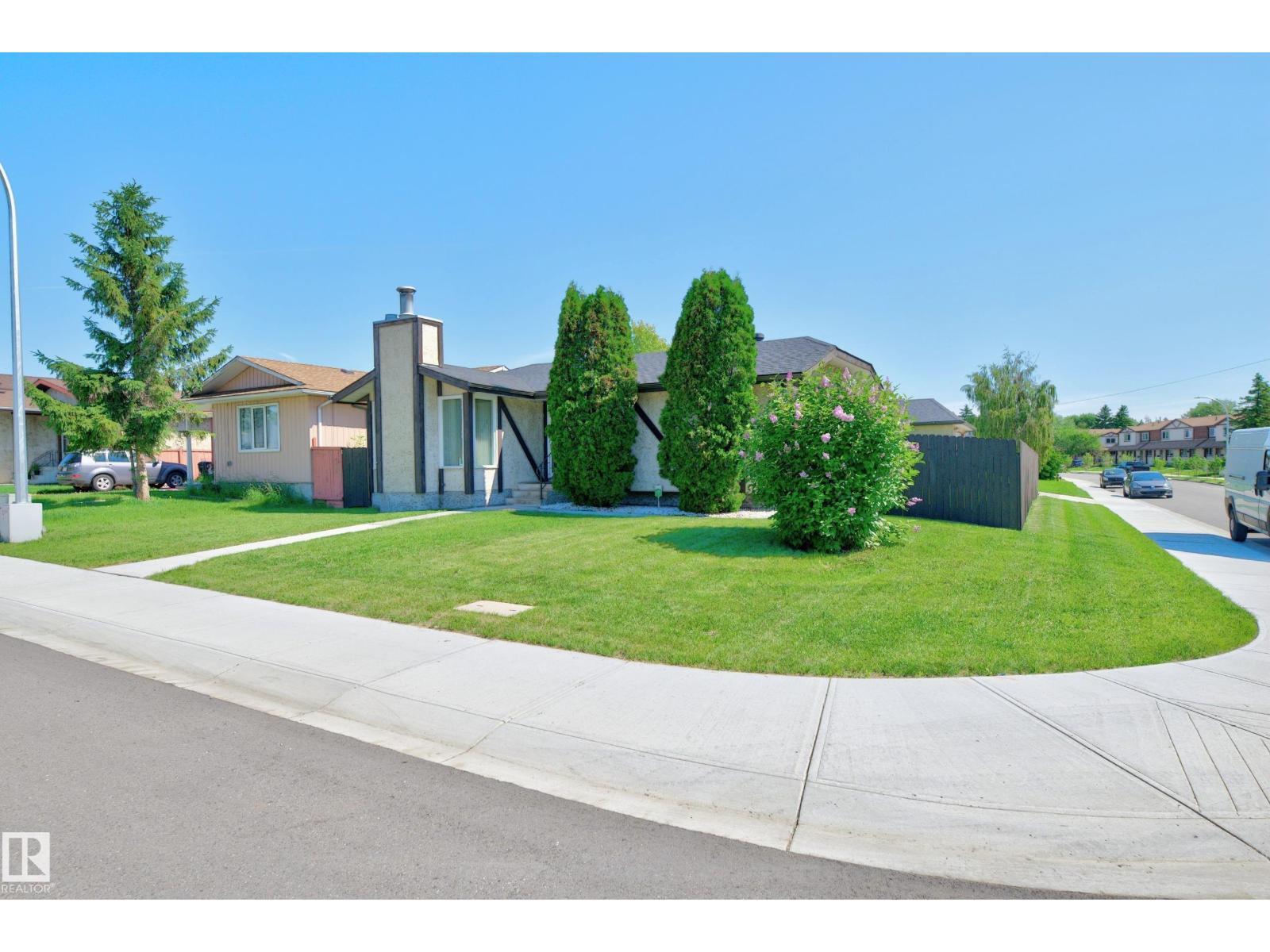 3104 138 AV NW