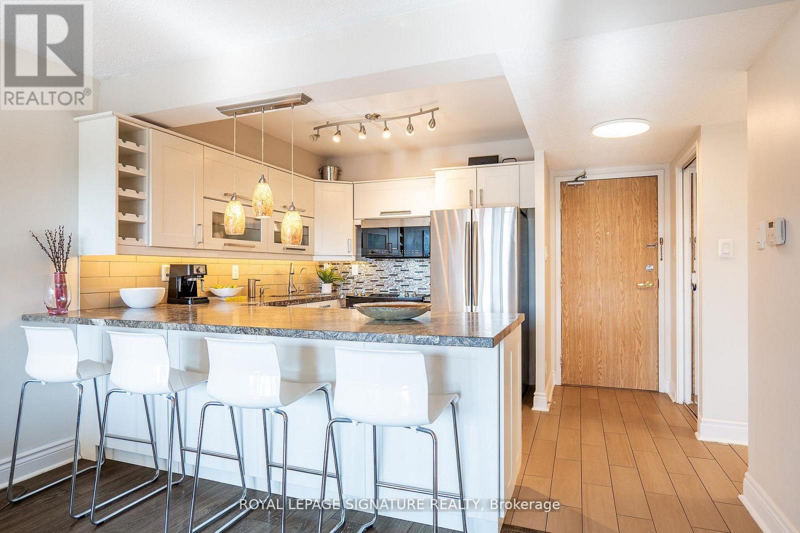 404 - 30 FASHION ROSEWAY