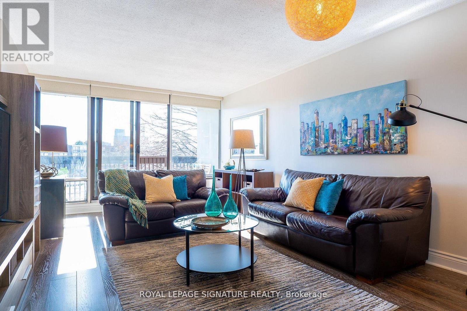 404 - 30 FASHION ROSEWAY