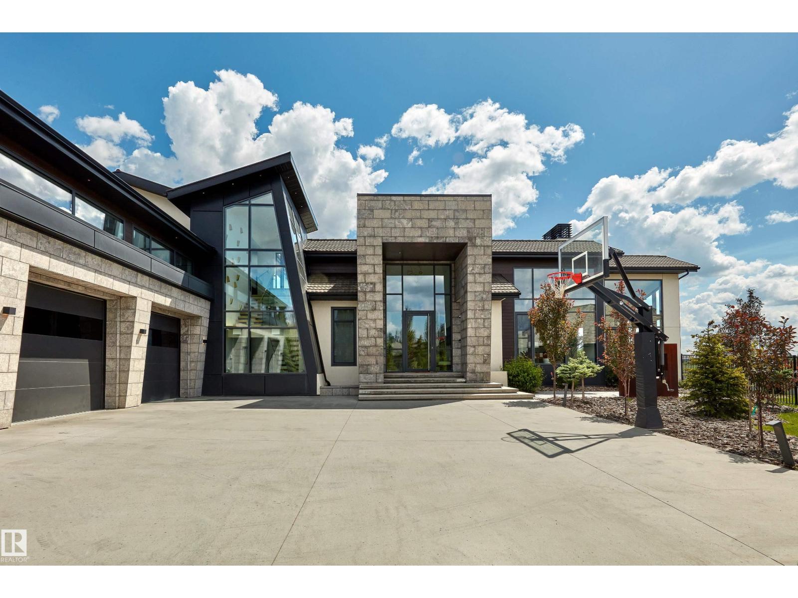 46 KINGSFORD CR