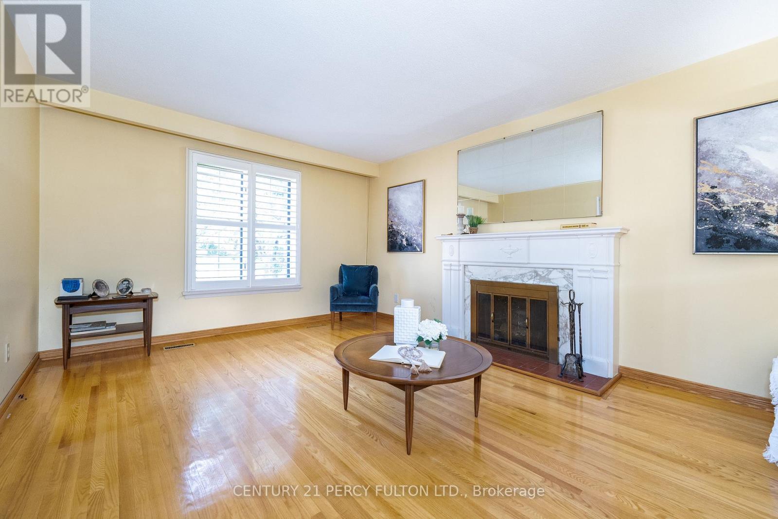 14 FARMINGTON CRESCENT