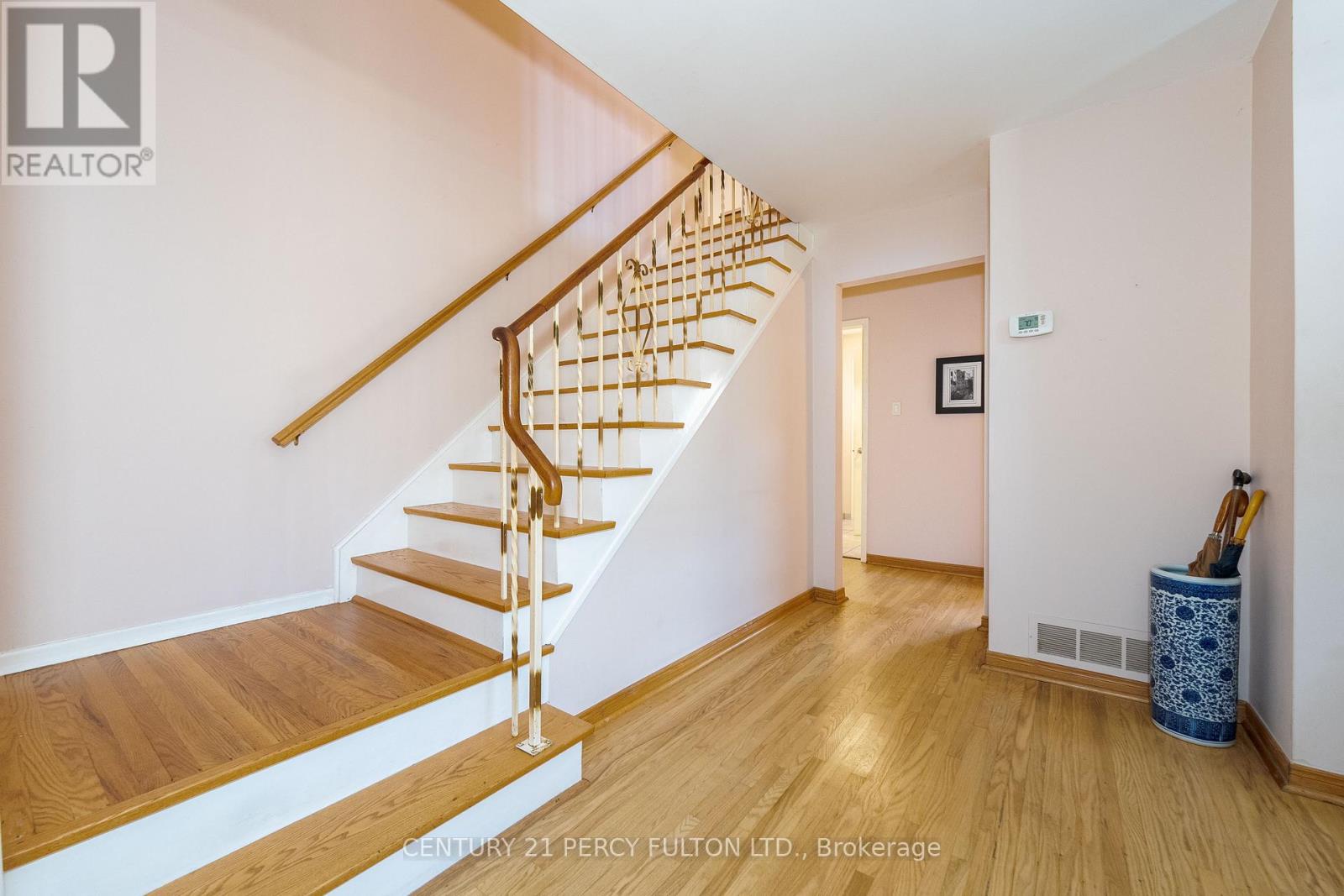 14 FARMINGTON CRESCENT