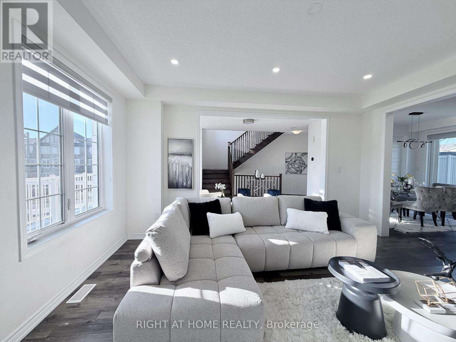 21 - 1222 ROSE WAY