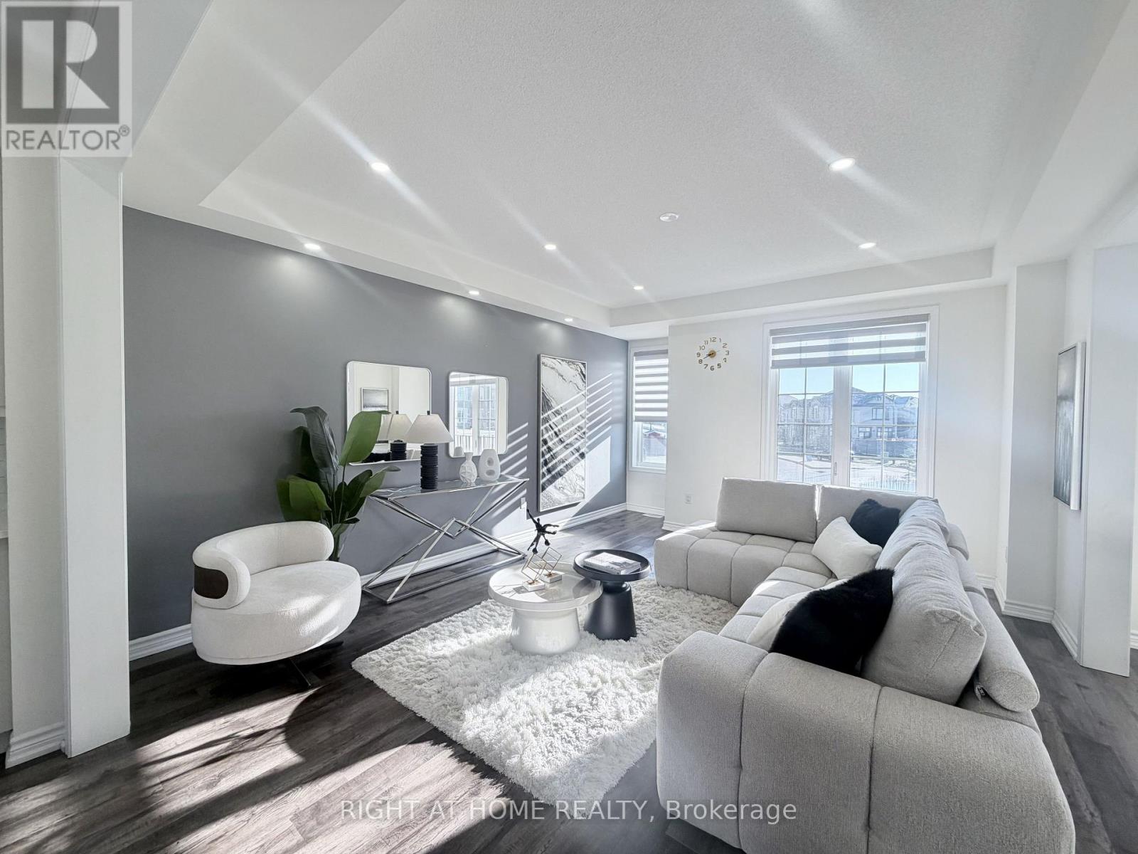 21 - 1222 ROSE WAY