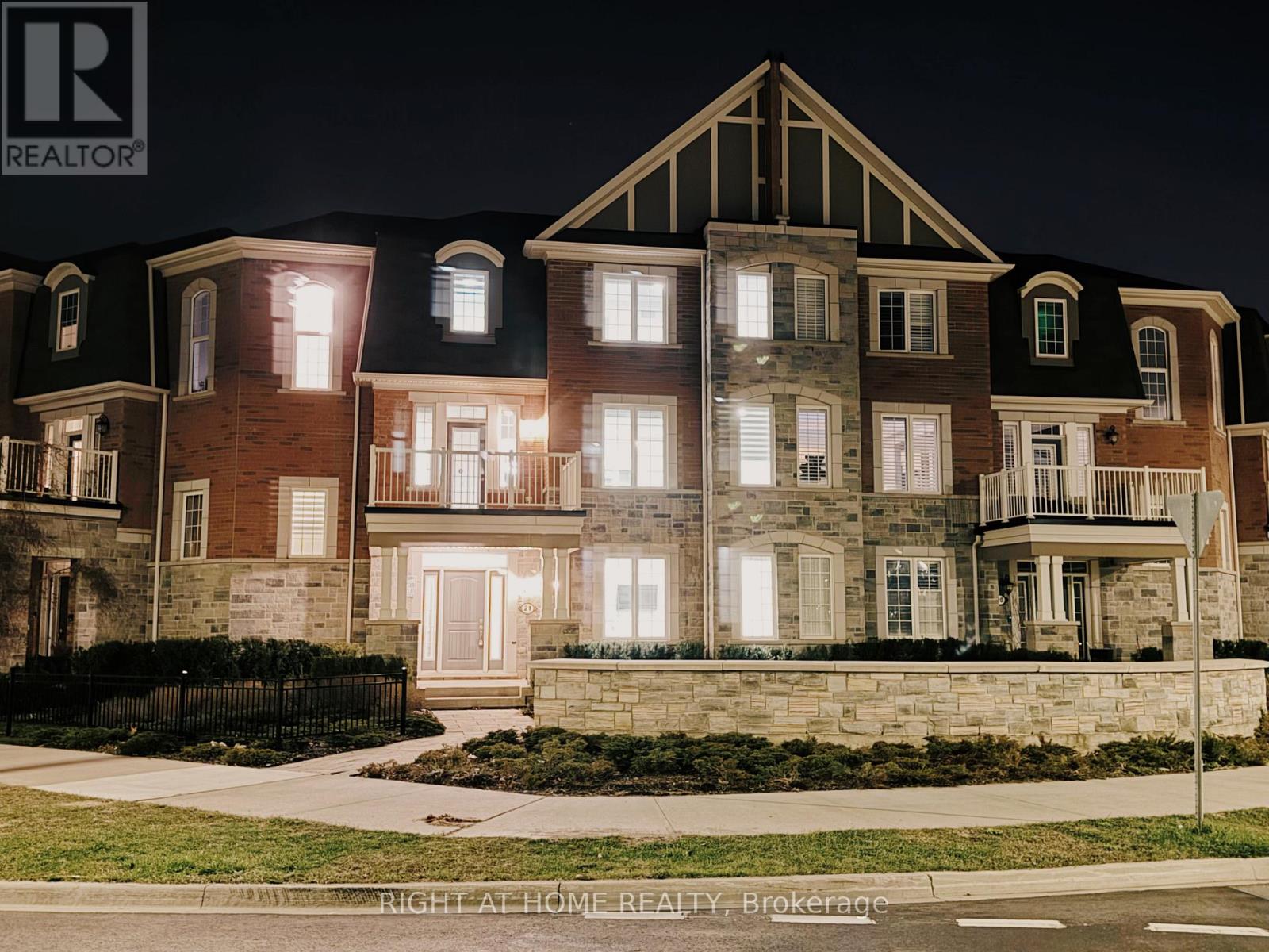 21 - 1222 ROSE WAY