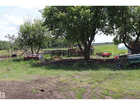 49310 Rgr Rd 214 Rural Camrose County AB T0B2M2