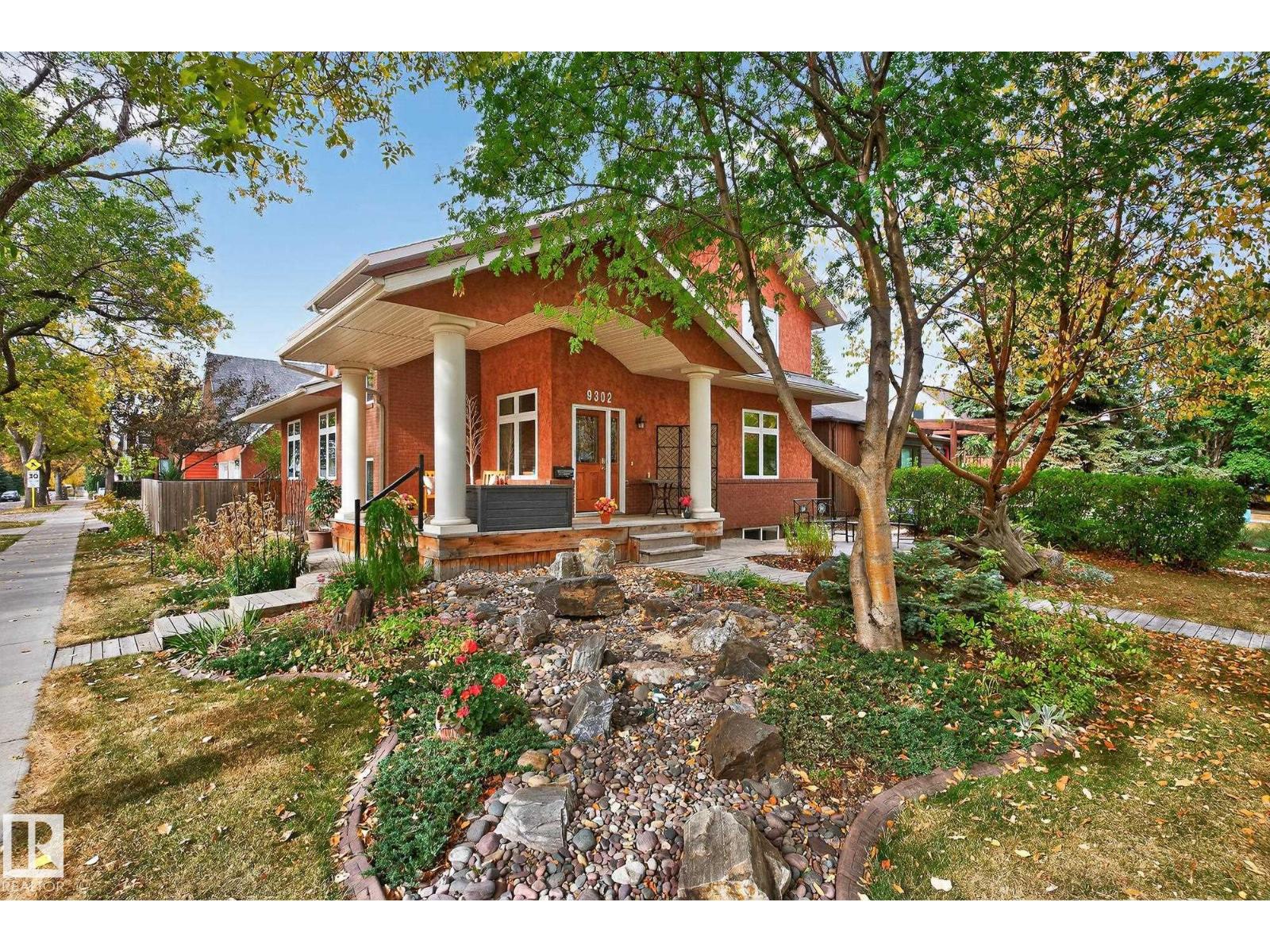 9302 93 ST NW