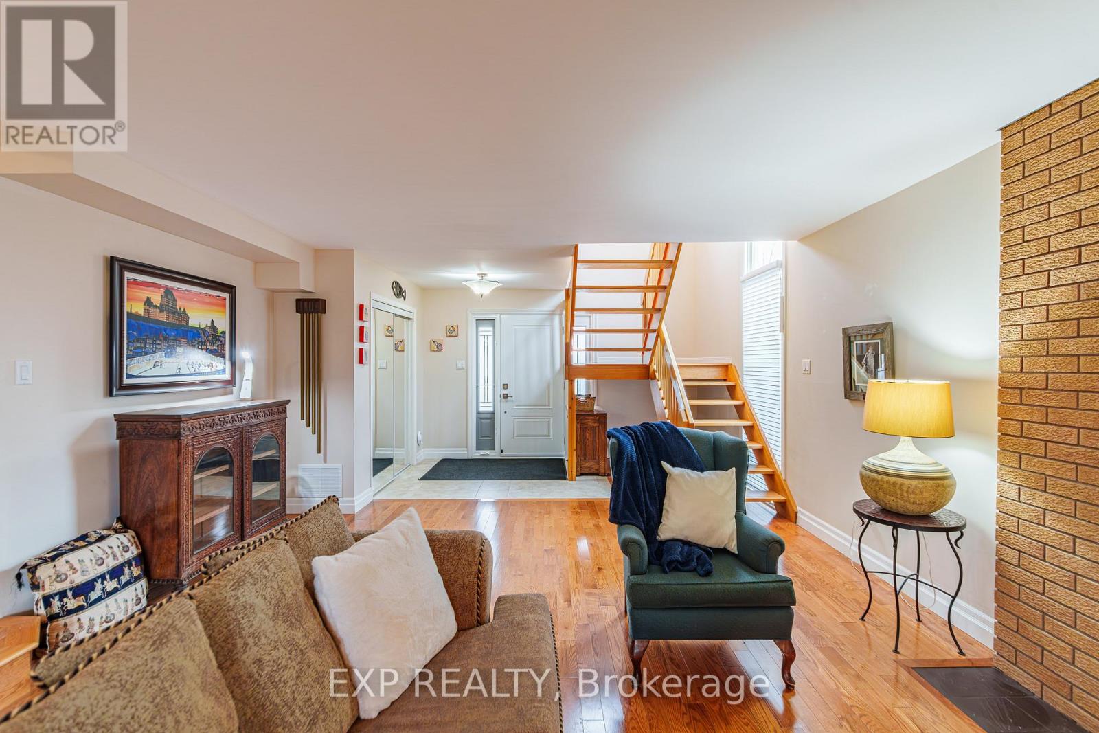 1592 APELDOORN AVENUE